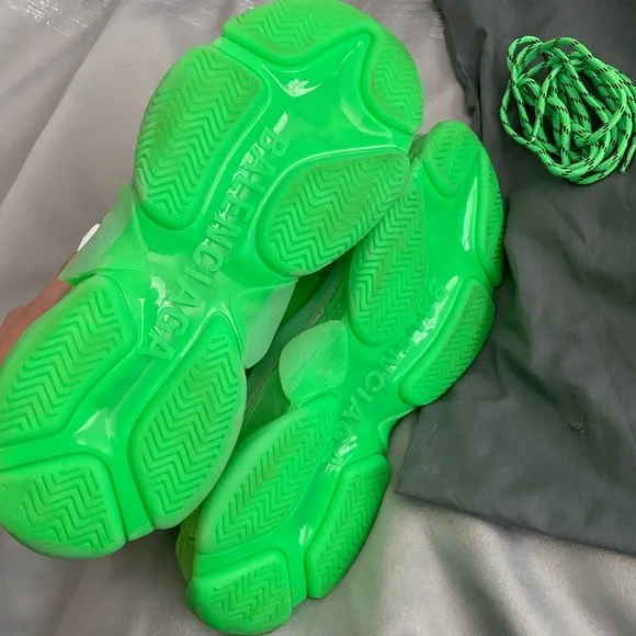 Balenciaga Triple S sneaker neon green